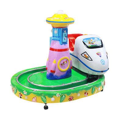 Езда на машине монетки аркады города поезда с высокоскоростным рельсом для малышей